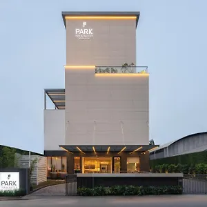 Park & By Radisson East Hotel Thrissur