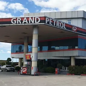 Grand Petrol Hotel Fier